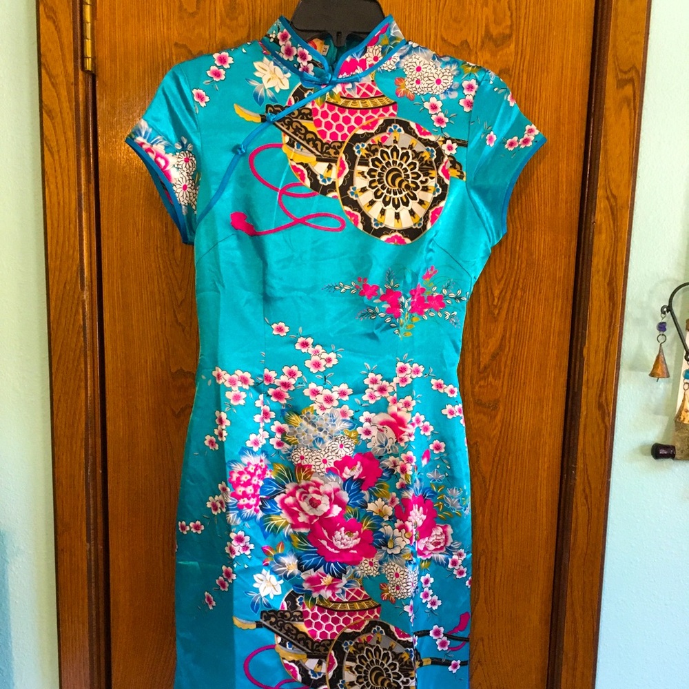 Shanghai Soho Size M Asian sizing Qipao dress